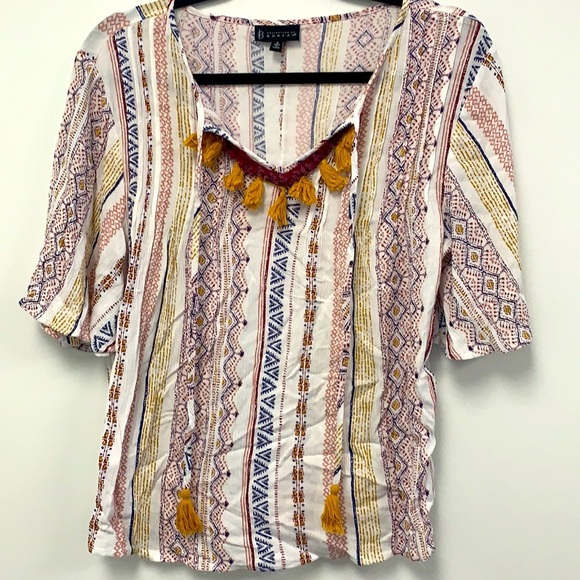 Bobeau collection boho short bell sleeve blouse with tassels size small - Picture 1 of 11